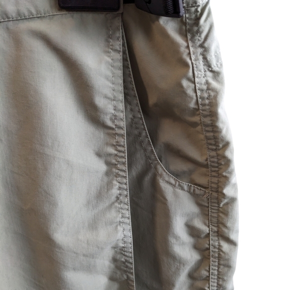 MEC women's skort for golf size XL. Green tan  colour, lightweight material - Picture 2 of 8